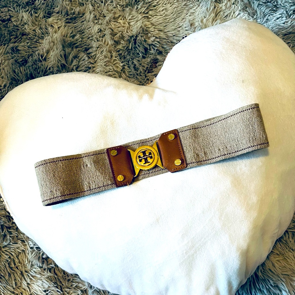 RARE FIND wide stretch interlocking logo belt gold tory burch